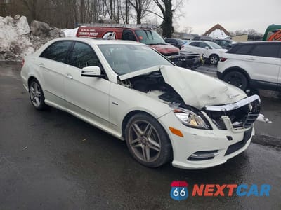 Czwarte zdjęcie samochodu z boku: 2012 MERCEDES-BENZ E 350 VIN:WDDHF5KB4CA587787 - miniatura