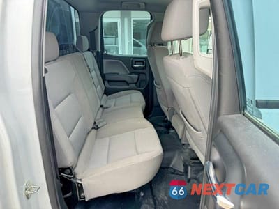 Zdjęcie 6 z 14 samochodu: 2019 CHEVROLET SILVERADO LD C1500 VIN:2GCRCNEC2K1114555 - miniatura