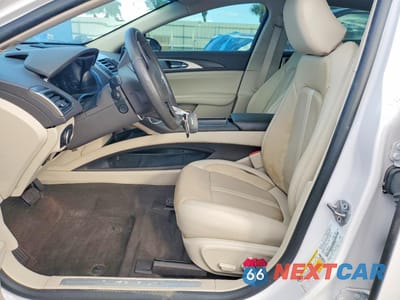 Zdjęcie 9 z 14 samochodu: 2020 LINCOLN MKZ RESERVE VIN:3LN6L5E92LR610827 - miniatura