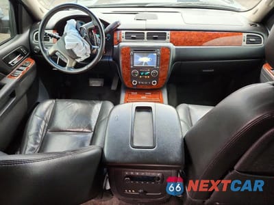 Zdjęcie 8 z 12 samochodu: 2013 CHEVROLET TAHOE K1500 LTZ VIN:1GNSKCE08DR150217 - miniatura