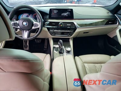 Zdjęcie 8 z 12 samochodu: 2018 BMW M550XI VIN:WBAJB9C56JB287177 - miniatura