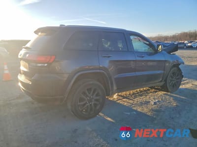 Trzecie zdjęcie samochodu z tyłu: 2020 JEEP GRAND CHEROKEE LAREDO VIN:1C4RJEAG5LC318261 - miniatura