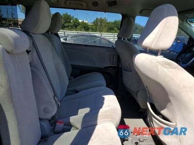 Zdjęcie 11 z 12 samochodu: 2017 TOYOTA SIENNA LE VIN:5TDKZ3DC5HS807224 - miniatura