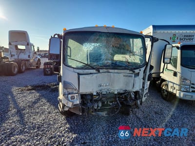 Piąte zdjęcie samochodu w środku: 2023 ISUZU NPR HD CREW CAB FLATBED TRUCK VIN:54DC4W1D9PS207616 - miniatura