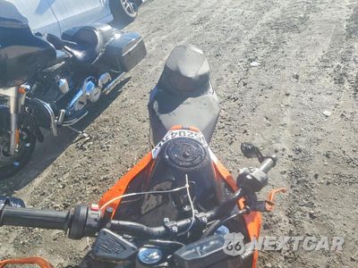 Piąte zdjęcie samochodu w środku: 2023 KTM 790 DUKE VIN:LCETU7408PH700364 - miniatura