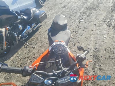 Piąte zdjęcie samochodu w środku: 2023 KTM 790 DUKE VIN:LCETU7408PH700364 - miniatura