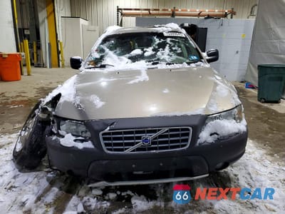 Piąte zdjęcie samochodu w środku: 2002 VOLVO V70 XC VIN:YV1SZ58D521069258 - miniatura