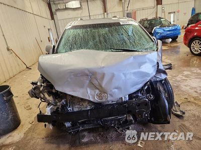 Piąte zdjęcie samochodu w środku: 2015 TOYOTA SIENNA LE 8-PASSENGER VIN:5TDKK3DC1FS541038 - miniatura
