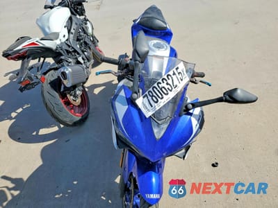 Piąte zdjęcie samochodu w środku: 2015 YAMAHA YZFR3 VIN:MH3RH06Y6FK002380 - miniatura