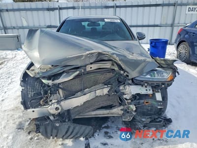Piąte zdjęcie samochodu w środku: 2018 MERCEDES-BENZ C 300 4MATIC VIN:55SWF4KB3JU254625 - miniatura