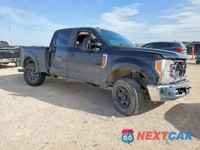 Czwarte zdjęcie samochodu z boku: 2017 FORD F250 SUPER DUTY VIN:1FT7W2B69HEB28410 - miniatura