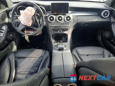 Zdjęcie 8 z 13 samochodu: 2018 MERCEDES-BENZ C 300 4MATIC VIN:55SWF4KB3JU254625 - miniatura