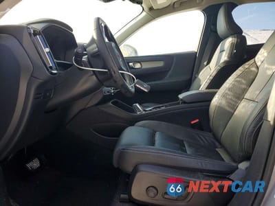 Zdjęcie 7 z 12 samochodu: 2024 VOLVO XC40 PLUS VIN:YV4L12UE0R2249313 - miniatura
