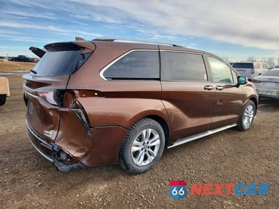 Trzecie zdjęcie samochodu z tyłu: 2023 TOYOTA SIENNA LE VIN:5TDGSKFC3PS084439 - miniatura