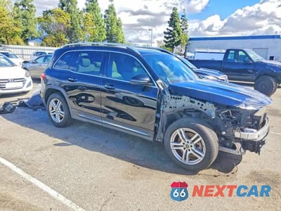 Czwarte zdjęcie samochodu z boku: 2020 MERCEDES-BENZ GLB 250 VIN:WDC4M4GBXLW012009 - miniatura