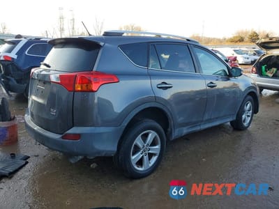 Trzecie zdjęcie samochodu z tyłu: 2015 TOYOTA RAV4 XLE VIN:2T3RFREV2FW307950 - miniatura