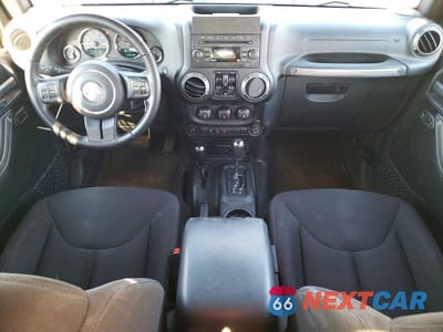 Zdjęcie 8 z 12 samochodu: 2016 JEEP WRANGLER UNLIMITED SPORT VIN:1C4BJWDG1GL167623 - miniatura