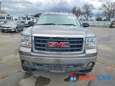 Piąte zdjęcie samochodu w środku: 2008 GMC SIERRA K1500 VIN:2GTEK13M581187143 - miniatura