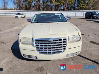 Piąte zdjęcie samochodu w środku: 2010 CHRYSLER 300 TOURING VIN:2C3CA5CV0AH185277 - miniatura