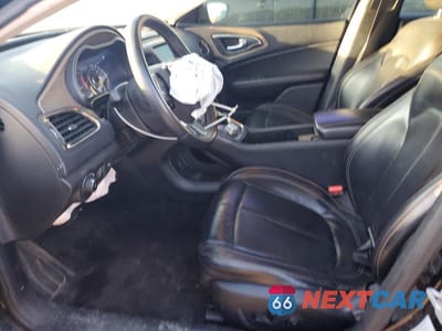 Zdjęcie 7 z 12 samochodu: 2015 CHRYSLER 200 C VIN:1C3CCCCB3FN565376 - miniatura
