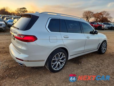 Trzecie zdjęcie samochodu z tyłu: 2020 BMW X7 XDRIVE40I VIN:5UXCW2C0XL9B11384 - miniatura