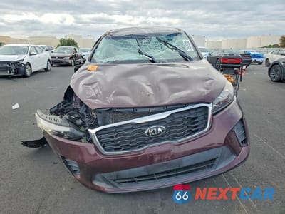 Piąte zdjęcie samochodu w środku: 2020 KIA SORENTO S VIN:5XYPG4A58LG612201 - miniatura