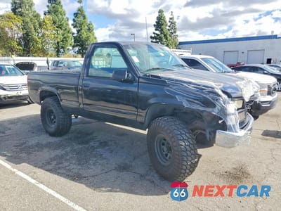 Czwarte zdjęcie samochodu z boku: 1998 GMC SIERRA1500 VIN:1GTEG14W1WZ553181 - miniatura