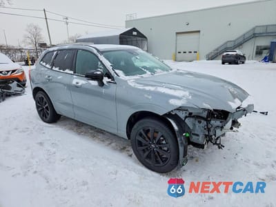 Czwarte zdjęcie samochodu z boku: 2025 VOLVO XC60 PLUS VIN:YV4M12RC9S1176739 - miniatura