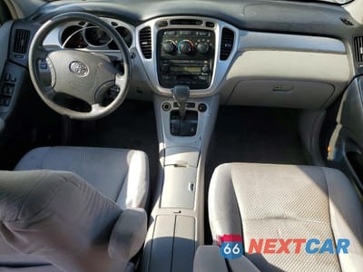 Zdjęcie 8 z 12 samochodu: 2005 TOYOTA HIGHLANDER LIMITED VIN:JTEDP21A850082157 - miniatura