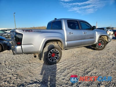 Trzecie zdjęcie samochodu z tyłu: 2022 TOYOTA TACOMA DOUBLE CAB VIN:3TMAZ5CN1NM168250 - miniatura