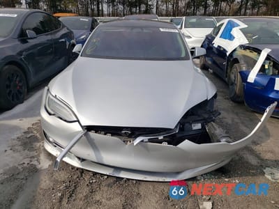 Piąte zdjęcie samochodu w środku: 2016 TESLA MODEL S VIN:5YJSA1E29GF174179 - miniatura
