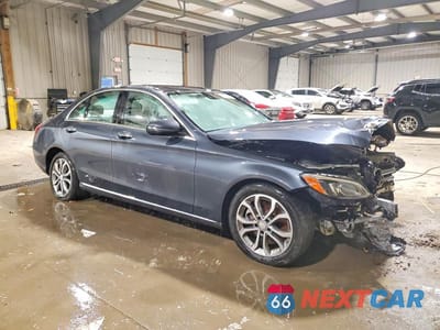 Czwarte zdjęcie samochodu z boku: 2016 MERCEDES-BENZ C 300 4MATIC VIN:55SWF4KB7GU126414 - miniatura
