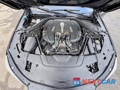 Zdjęcie 7 z 10 samochodu: 2018 BMW 750 I VIN:WBA7F0C55JGM22551 - miniatura