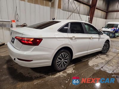 Trzecie zdjęcie samochodu z tyłu: 2021 VOLKSWAGEN JETTA S VIN:3VWC57BU0MM084196 - miniatura