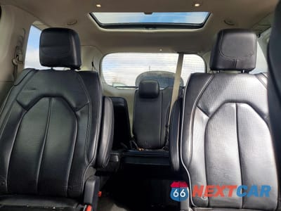 Zdjęcie 10 z 14 samochodu: 2018 CHRYSLER PACIFICA LIMITED VIN:2C4RC1GG1JR251978 - miniatura