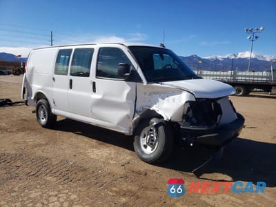 Czwarte zdjęcie samochodu z boku: 2025 CHEVROLET EXPRESS G2500 VIN:1GCWGAFP0S1278586 - miniatura