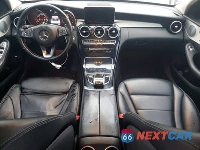 Zdjęcie 9 z 12 samochodu: 2015 MERCEDES-BENZ C 300 4MATIC VIN:55SWF4KB2FU024811 - miniatura