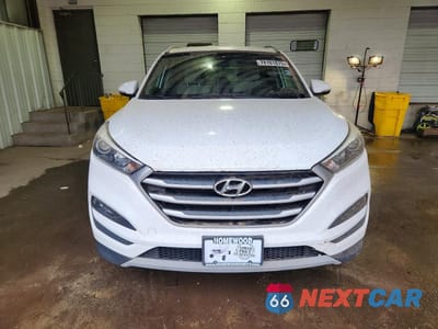 Piąte zdjęcie samochodu w środku: 2017 HYUNDAI TUCSON LIMITED VIN:KM8J3CA22HU464825 - miniatura