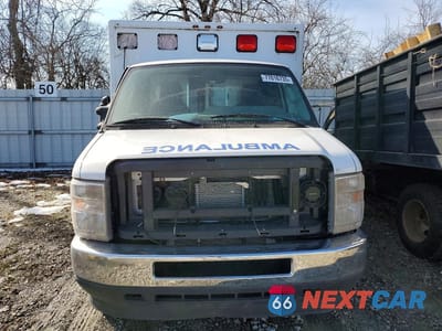 Piąte zdjęcie samochodu w środku: 2021 FORD ECONOLINE E350 SD AMBULANCE VIN:1FDWE3FN5MDC18610 - miniatura