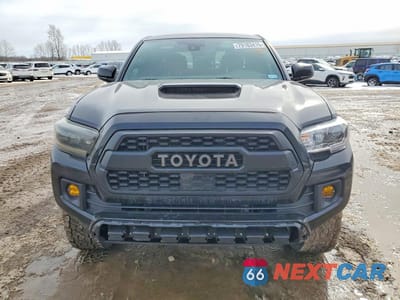 Piąte zdjęcie samochodu w środku: 2018 TOYOTA TACOMA TRD SPORT VIN:5TFCZ5AN7JX144230 - miniatura