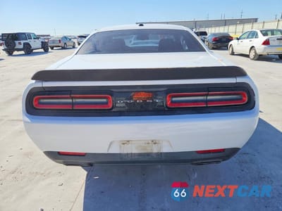 Zdjęcie 6 z 12 samochodu: 2015 DODGE CHALLENGER SXT VIN:2C3CDZAG0FH906059 - miniatura