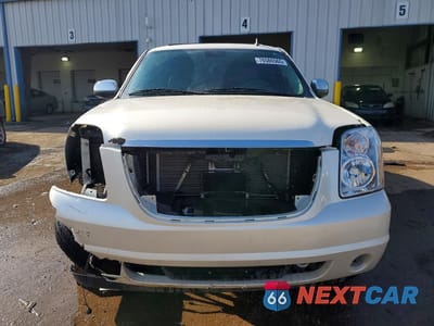 Piąte zdjęcie samochodu w środku: 2008 GMC YUKON XL K1500 VIN:1GKFK16358R214604 - miniatura