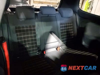 Zdjęcie 10 z 11 samochodu: 2009 VOLKSWAGEN GTI VIN:WVWFV71K09W123117 - miniatura