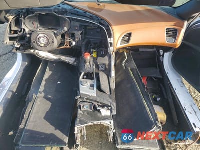 Zdjęcie 8 z 11 samochodu: 2014 CHEVROLET CORVETTE STINGRAY 3LT VIN:1G1YF3D77E5114185 - miniatura