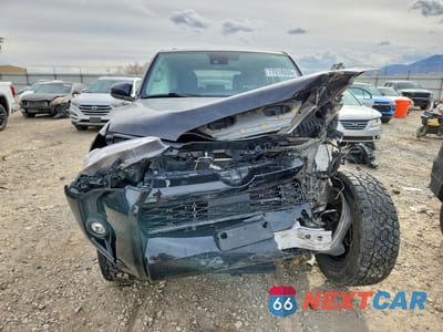 Piąte zdjęcie samochodu w środku: 2021 TOYOTA 4RUNNER SR5/SR5 PREMIUM VIN:JTEMU5JR6M5925046 - miniatura