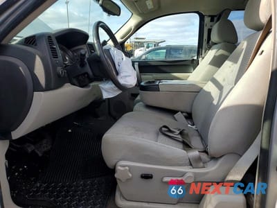 Zdjęcie 7 z 12 samochodu: 2011 CHEVROLET SILVERADO C1500 LT VIN:1GCRCSE05BZ223250 - miniatura