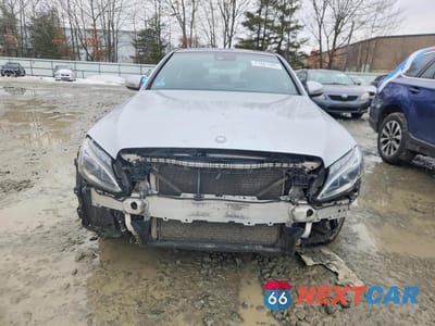 Piąte zdjęcie samochodu w środku: 2016 MERCEDES-BENZ C 300 4MATIC VIN:55SWF4KB0GU147427 - miniatura