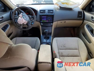 Zdjęcie 8 z 11 samochodu: 2003 HONDA ACCORD LX VIN:1HGCM66333A097832 - miniatura