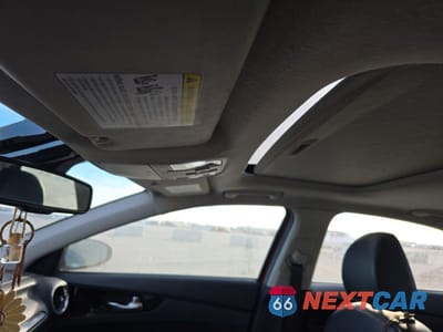 Zdjęcie 11 z 13 samochodu: 2019 KIA FORTE EX RED VIN:3KPF54AD6KE069631 - miniatura