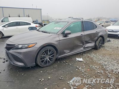 2021 TOYOTA CAMRY 4T1G11AK2MU408043 - główne zdjęcie licytacji z USA - miniatura